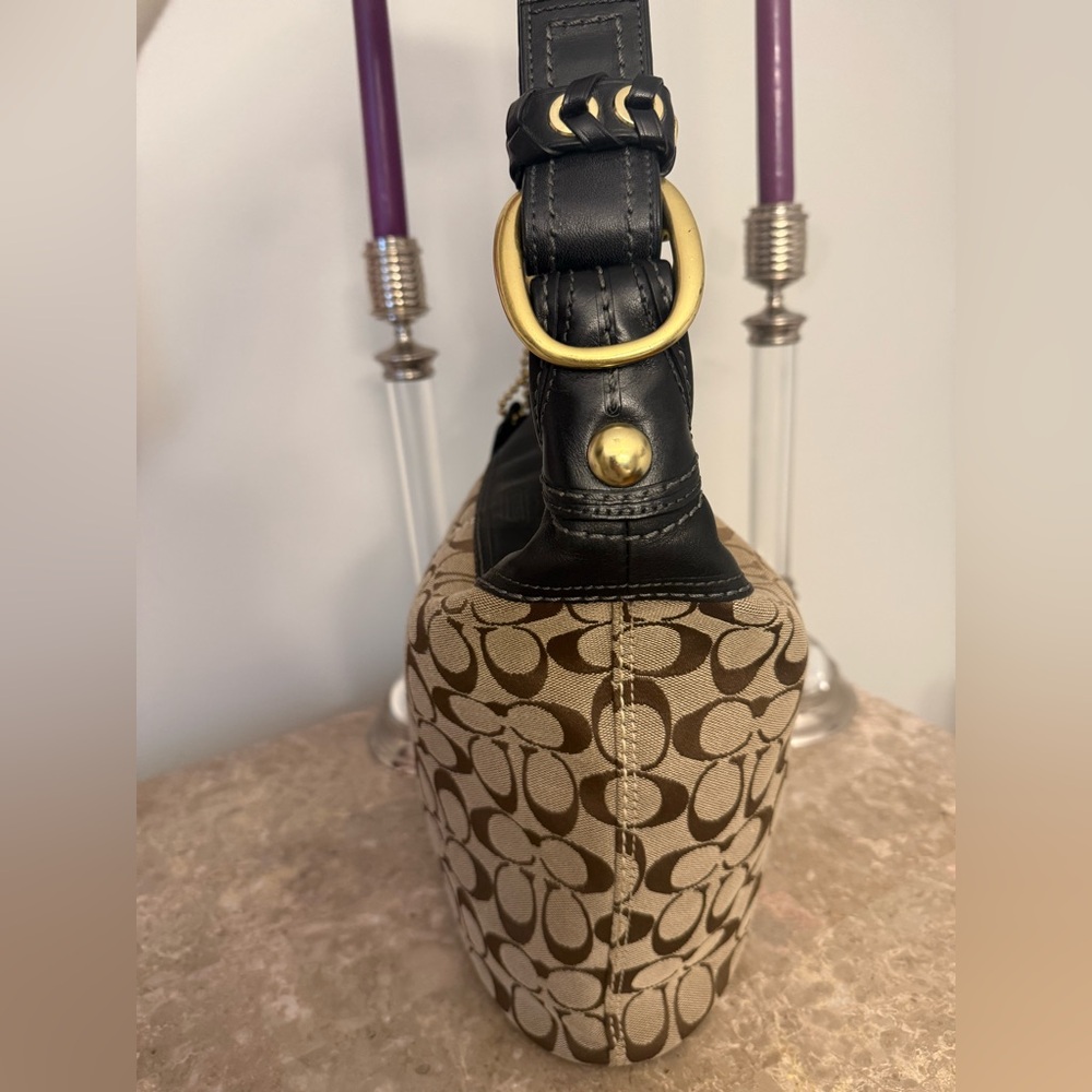 Coach Bleecker Signature Hobo Bag. 2007 - Picture 11 of 16